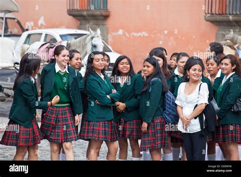 latina schoolgirl|Latina girl school hi.